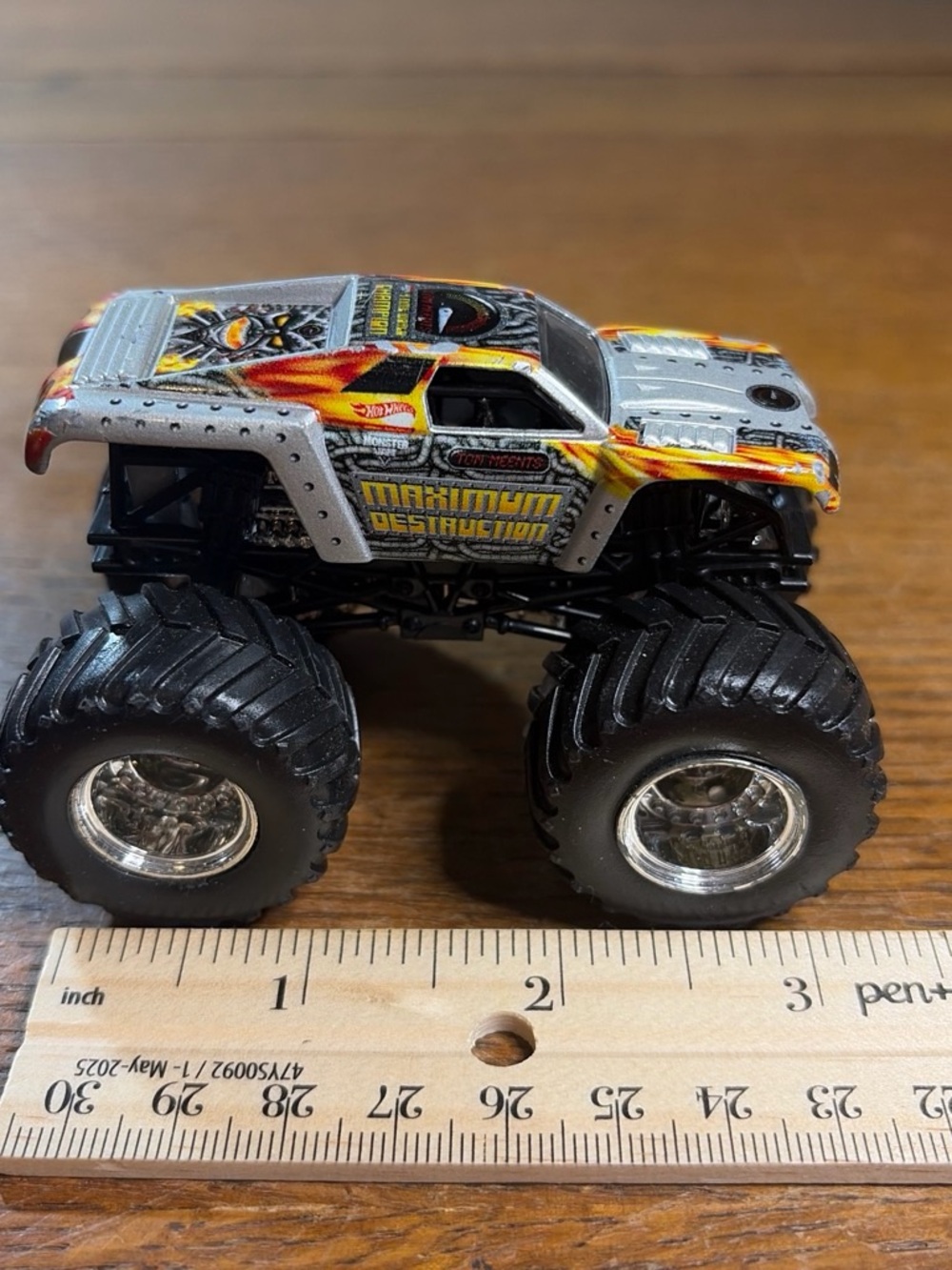 2013 Hot Wheels Monster Jam Maximum Destruction Max-D 1:64 โ F33 โ Chrome Wheels